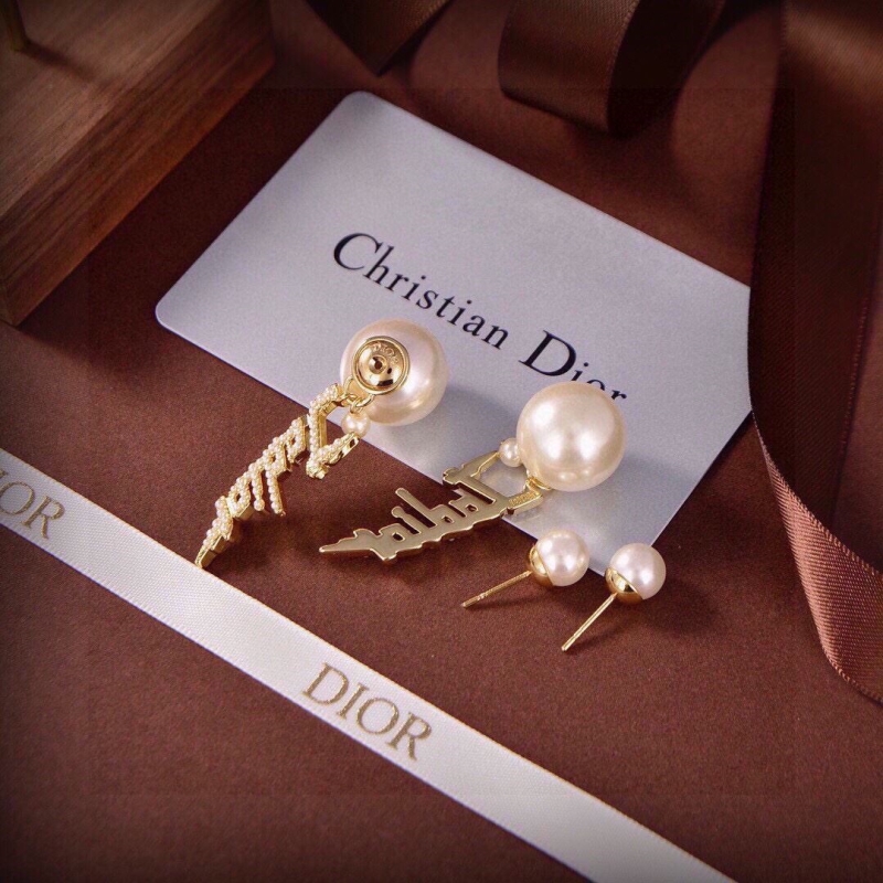 chr1st1an D10r earrings
